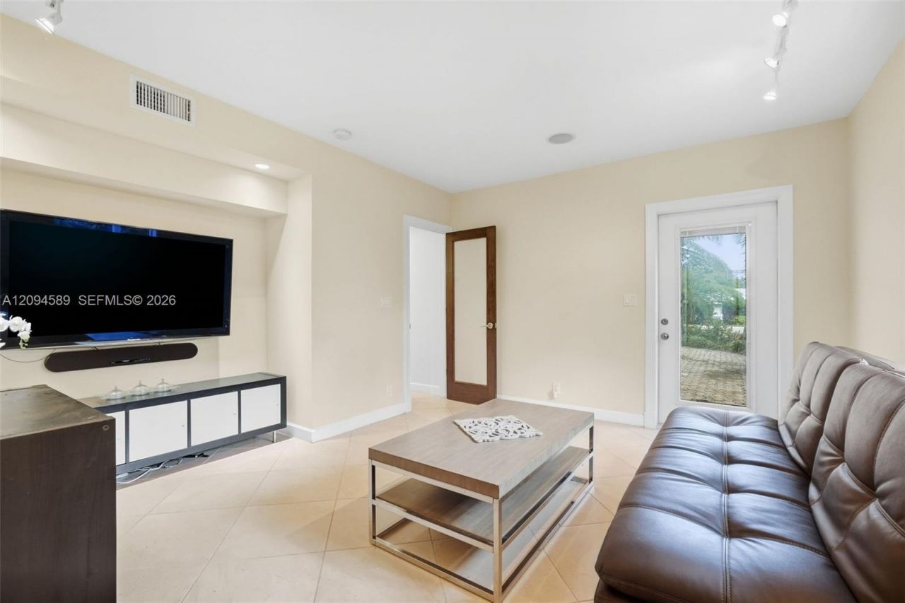 521 N Victoria Park Rd , Fort Lauderdale, FL 33301 Photo