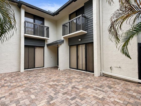 3205 COCOPLUM Circle, Unit 3364, Coconut Creek, FL 33063