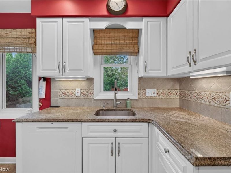 1597 Windsor Circle , Mayfield Heights, OH 44124 Photo 13