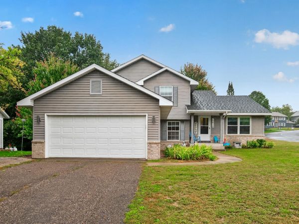 4410 S River Run, Savage, MN 55378