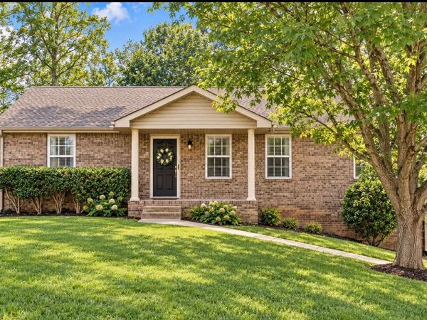1252 Cottonwood Dr, Clarksville, TN 37040