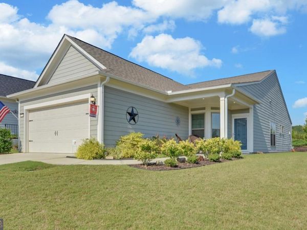5724 Grapewood Street, Hoschton, GA 30548