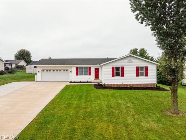 294 Apple Ridge Drive , Apple Creek, OH 44606