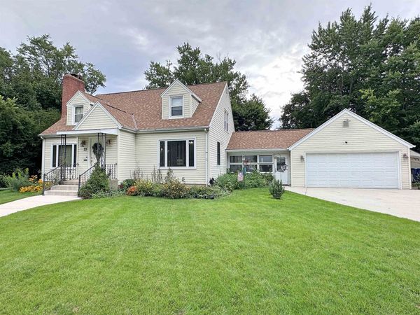 22 N Pine Street, Janesville, WI 53548