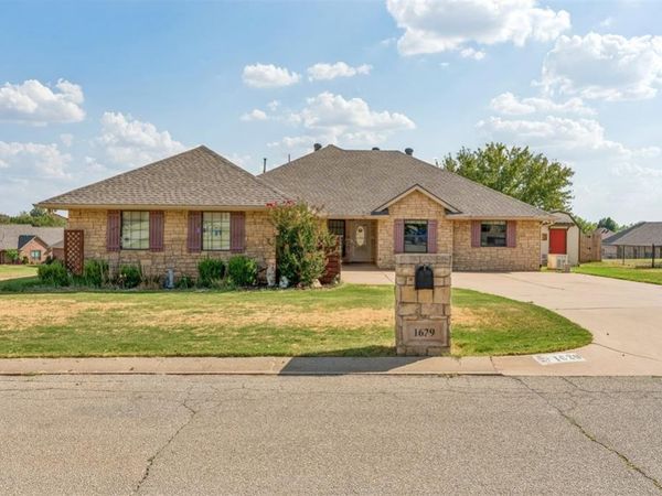 1629 Canyon Bluff Road, Guthrie, OK 73044