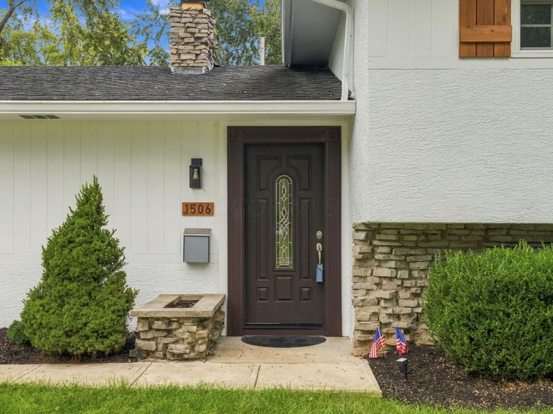 1506 Pemberton Drive, Columbus, OH 43221 Photo 3