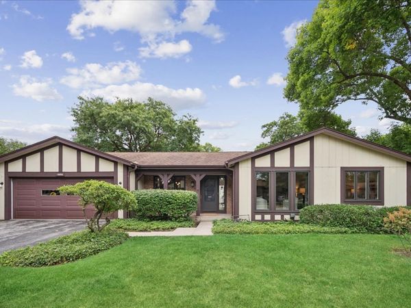 1464 Estate Lane , Glenview, IL 60025