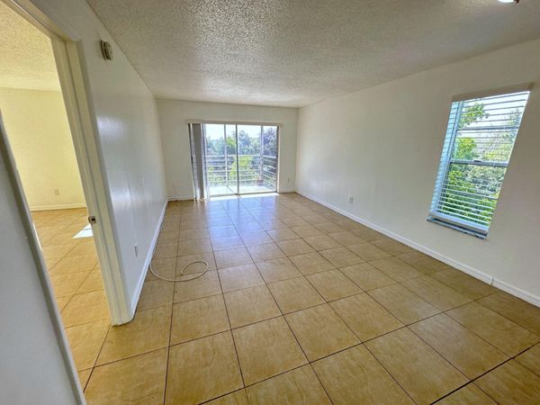 2800 NW 56TH Avenue, Unit E407, Lauderhill, FL 33313