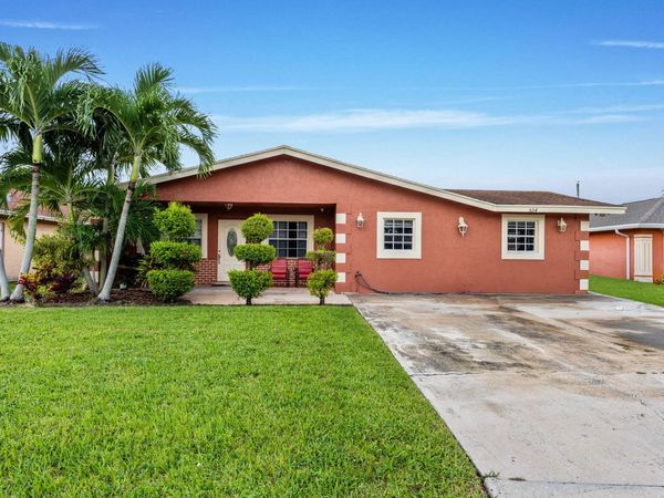 524 NW 9th Avenue, Boynton Beach, FL 33435
