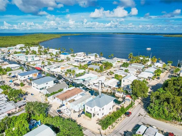 103 W Avenue A , Key Largo, FL 33037