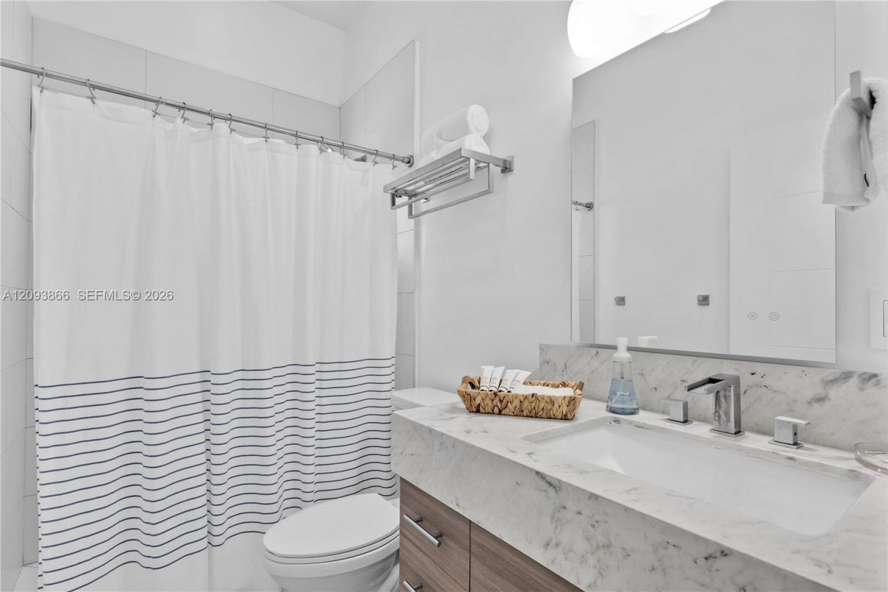 103 W Avenue A, Key Largo, FL 33037 Photo