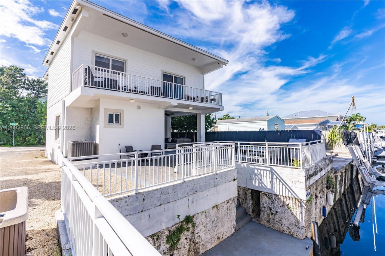 103 W Avenue A, Key Largo, FL 33037 Photo