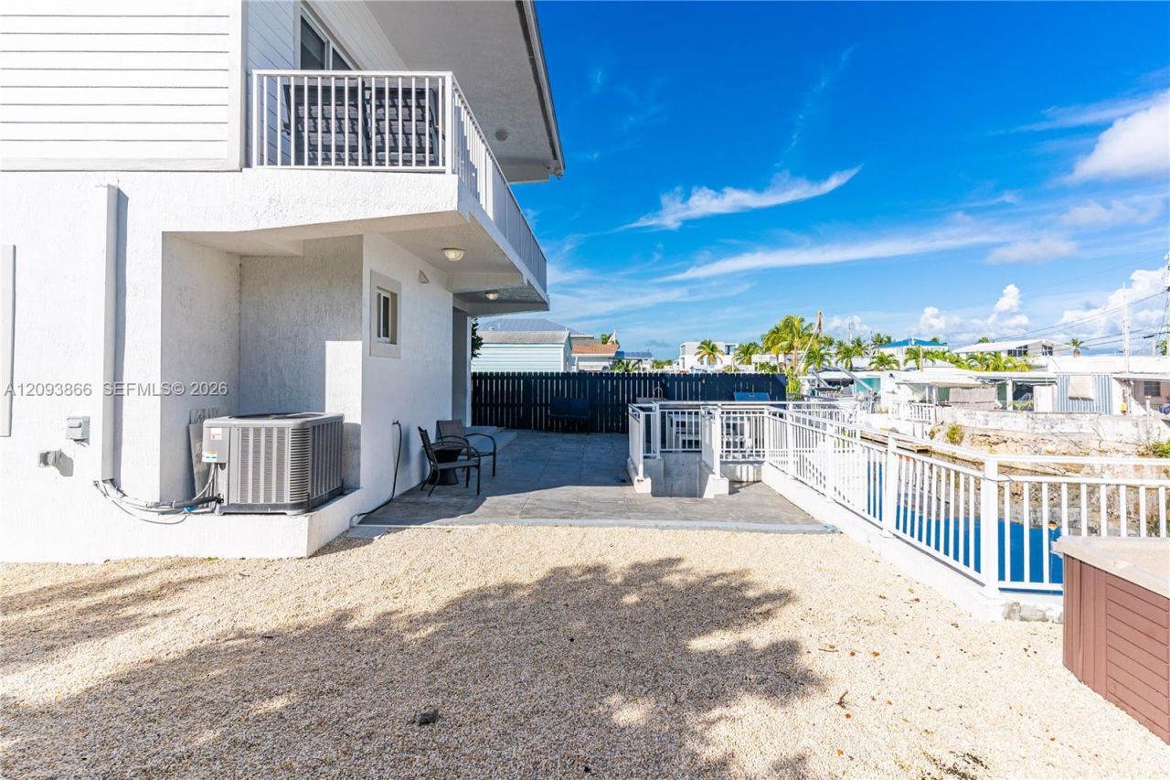 103 W Avenue A, Key Largo, FL 33037 Photo