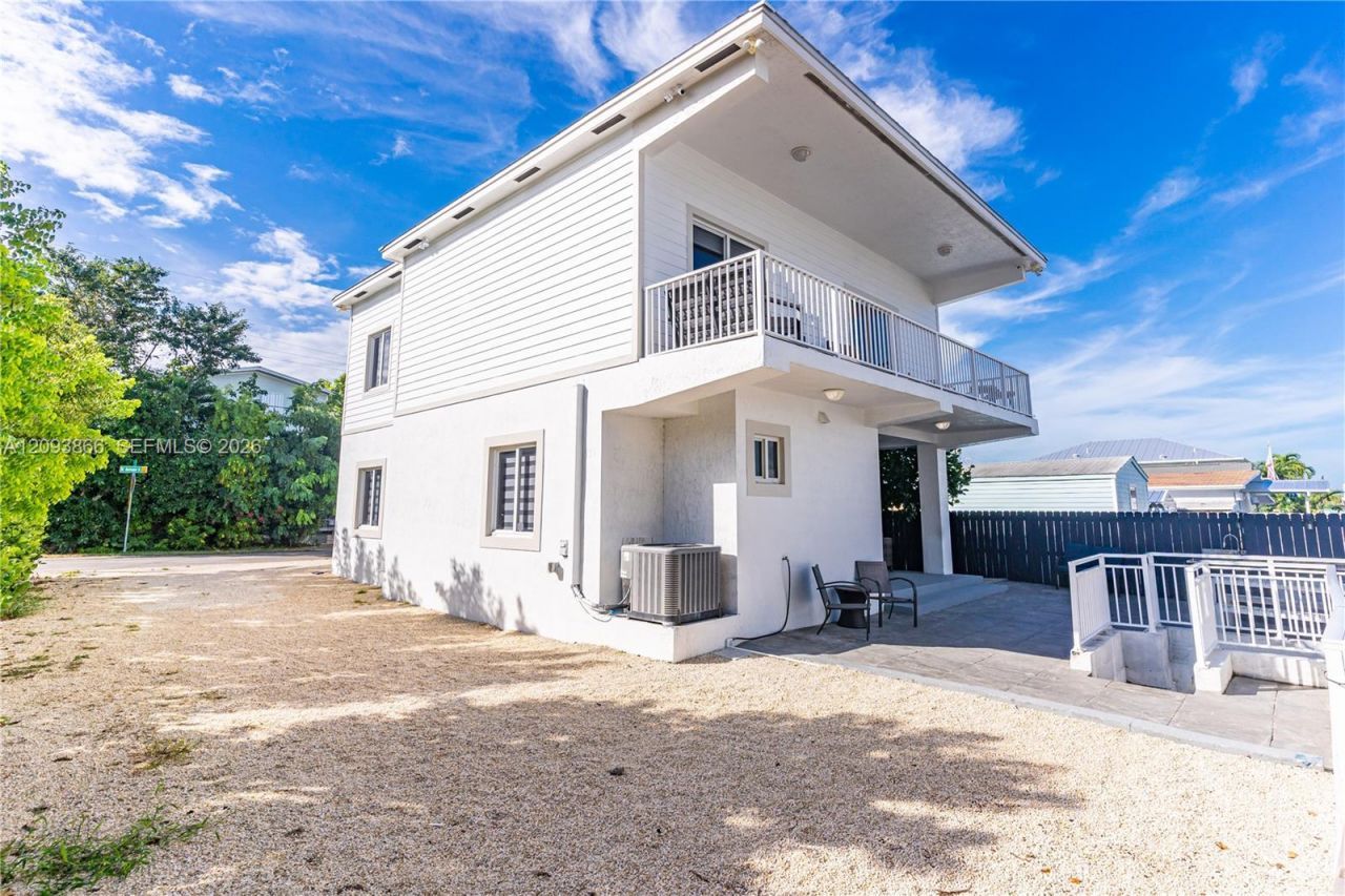 103 W Avenue A, Key Largo, FL 33037 Photo