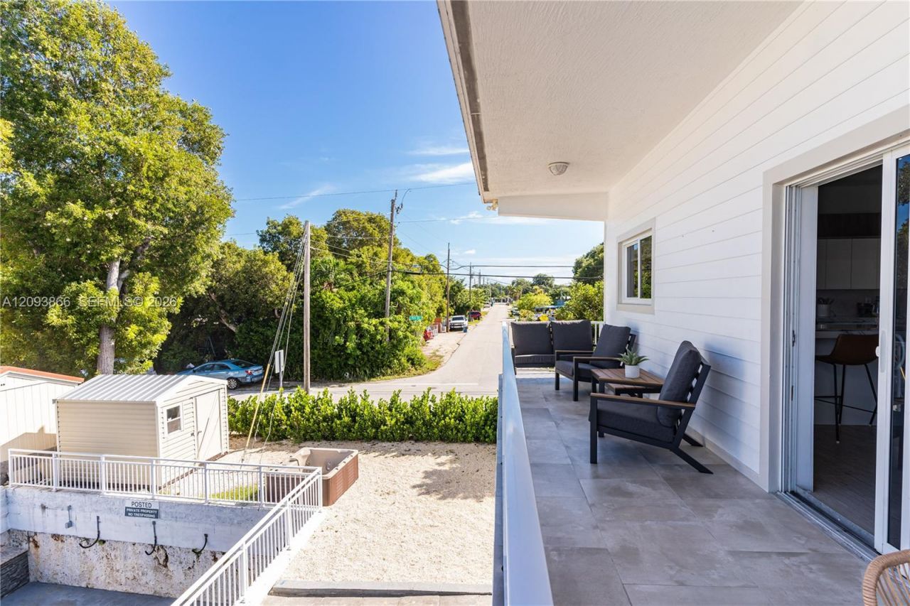103 W Avenue A, Key Largo, FL 33037 Photo
