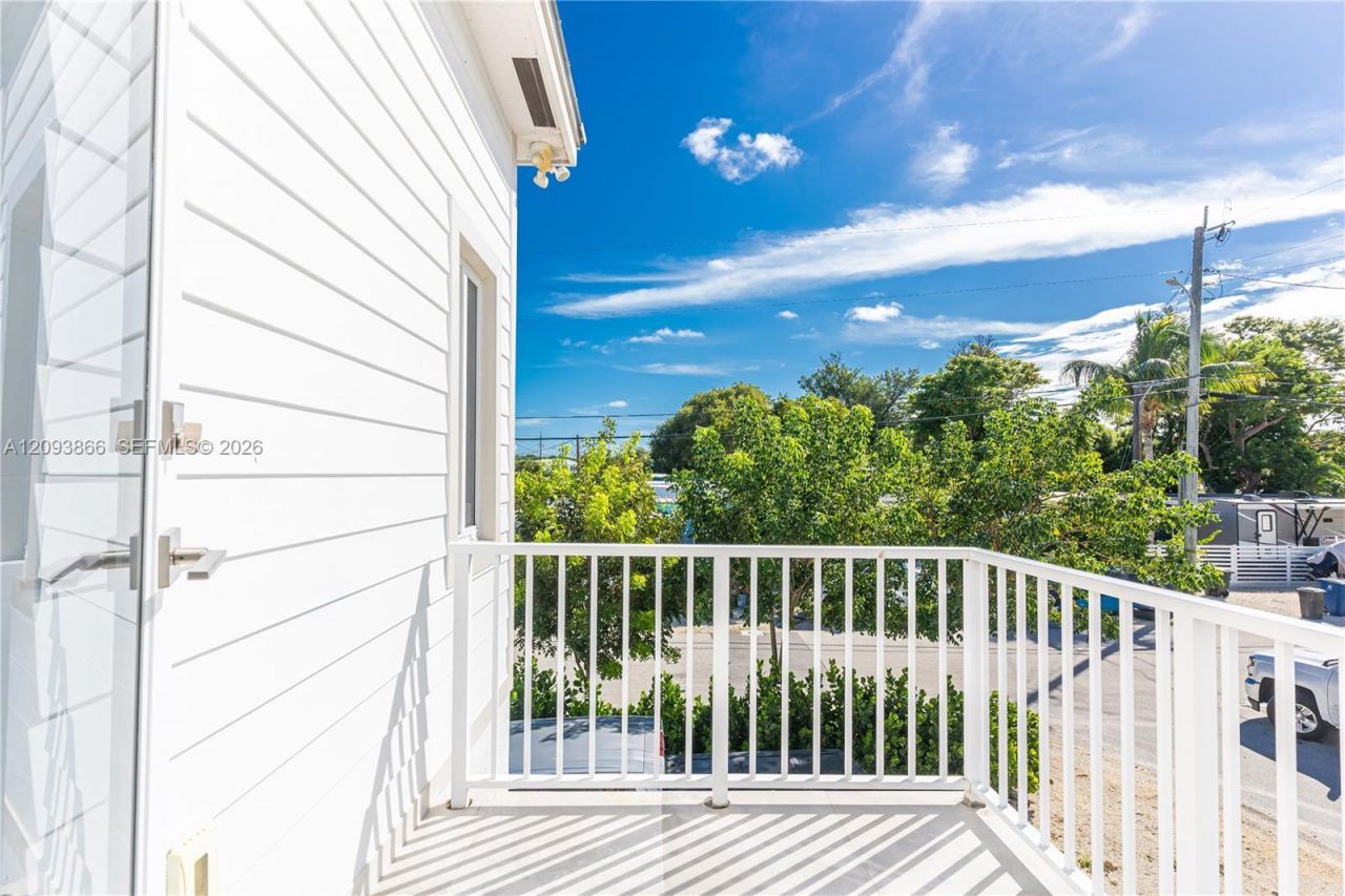 103 W Avenue A, Key Largo, FL 33037 Photo