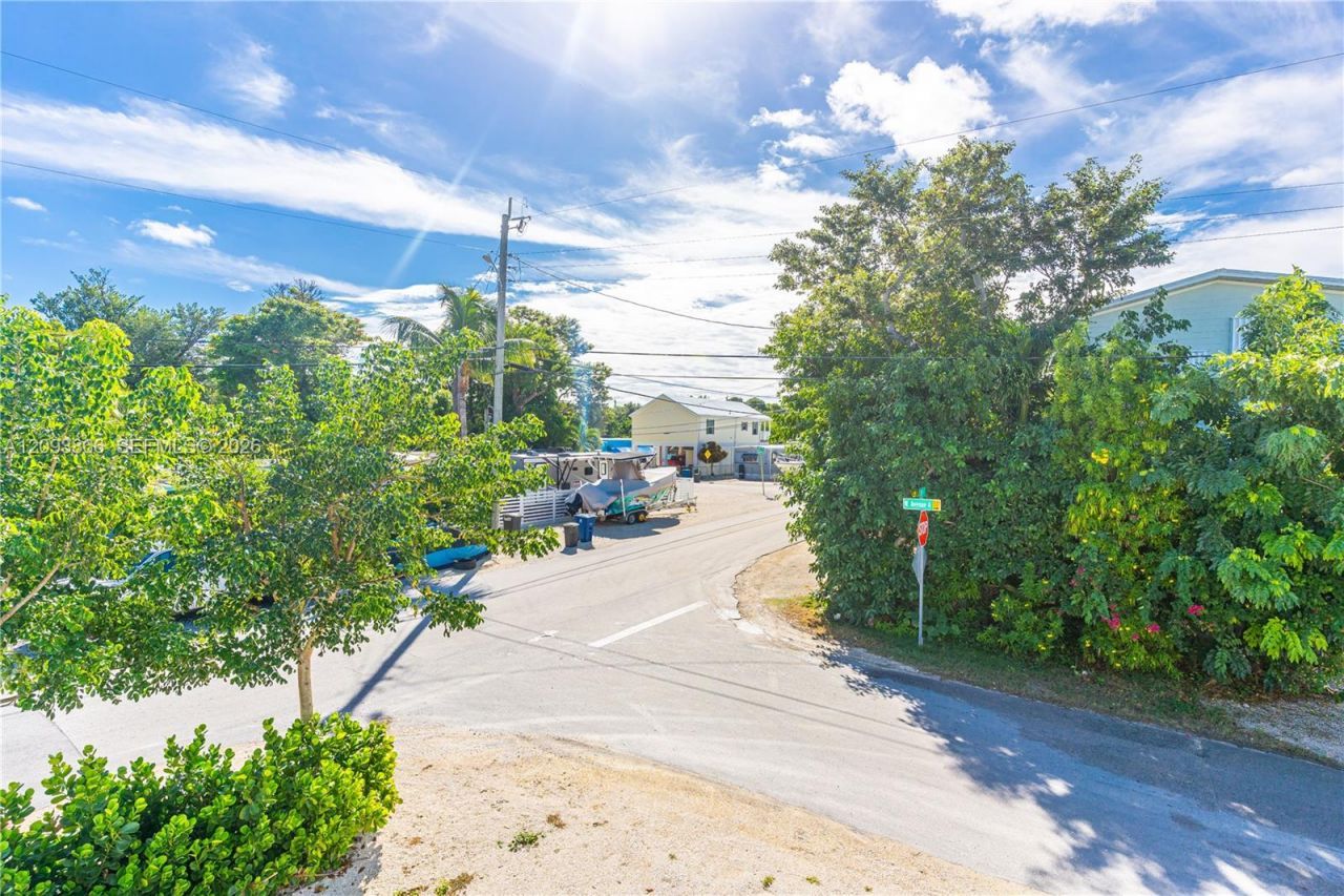 103 W Avenue A, Key Largo, FL 33037 Photo