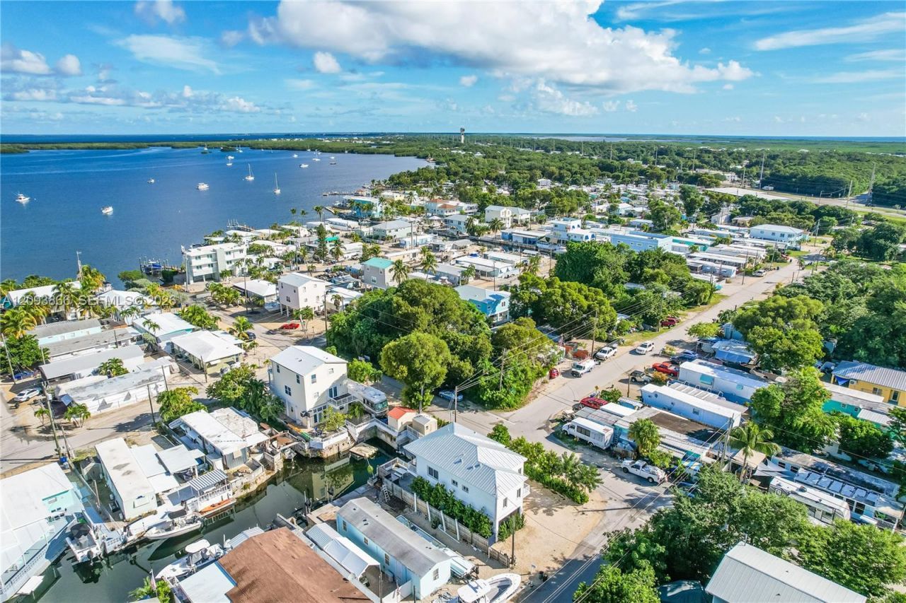 103 W Avenue A, Key Largo, FL 33037 Photo