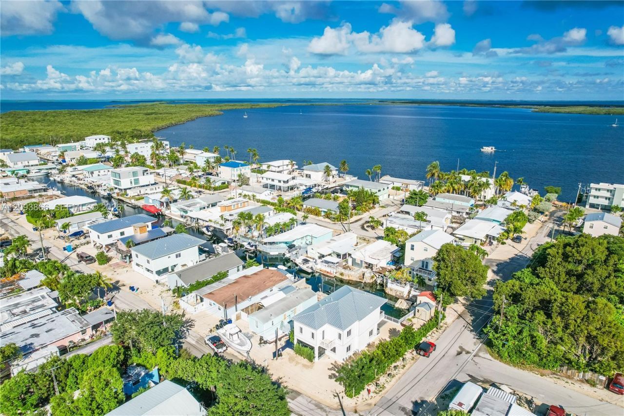 103 W Avenue A, Key Largo, FL 33037 Photo