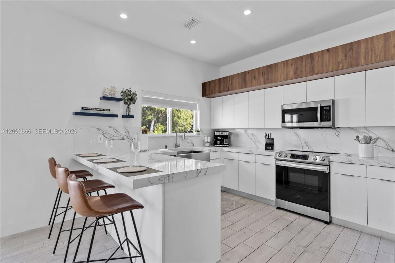 103 W Avenue A, Key Largo, FL 33037 Photo