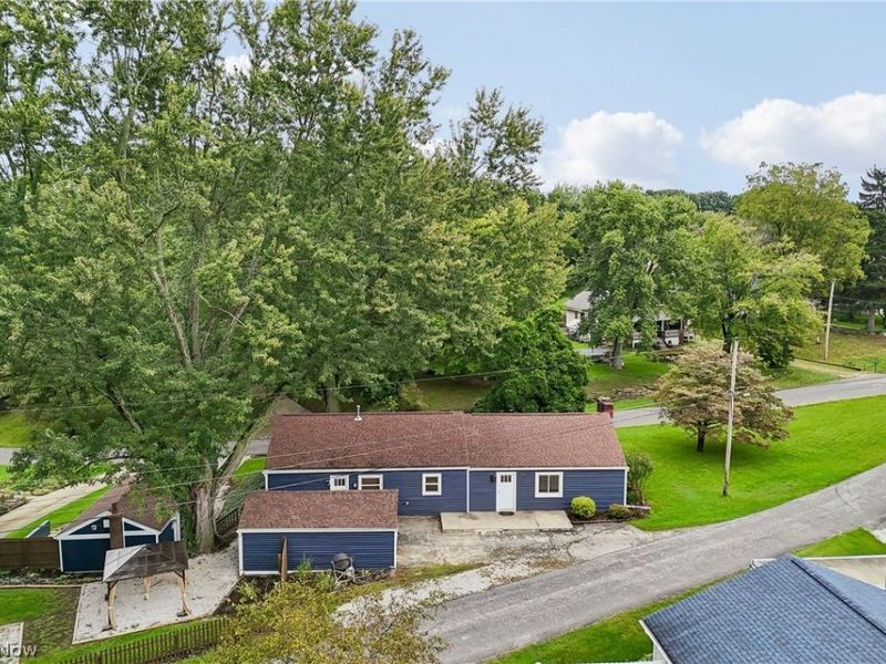 50 S Glencoe Drive , Akron, OH 44319 Photo 3