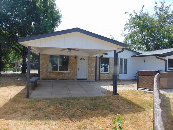 704 La Fonda Circle, Seagoville, TX 75159