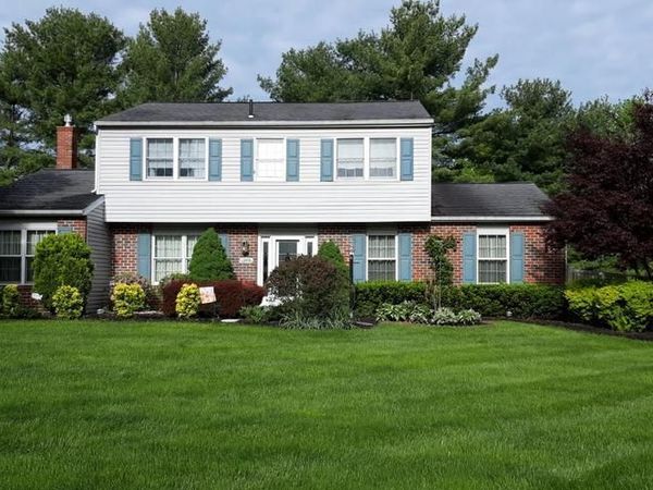 389 UPPER HOLLAND ROAD, RICHBORO, PA 18954