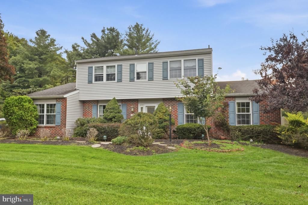 389 UPPER HOLLAND ROAD, RICHBORO, PA 18954