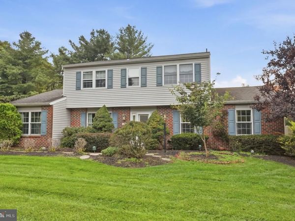 389 UPPER HOLLAND ROAD, RICHBORO, PA 18954