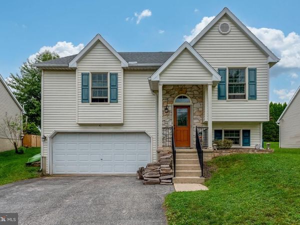 668 BLOSSOM HILL LANE , DALLASTOWN, PA 17313