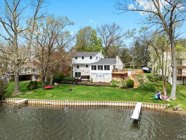 1425 Shankin Drive, Wolverine Lake Village, Mi 48390