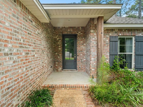 46 Canal Drive, Hattiesburg, MS 39402
