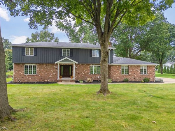 1424 Stonington Road NW, North Canton, OH 44720