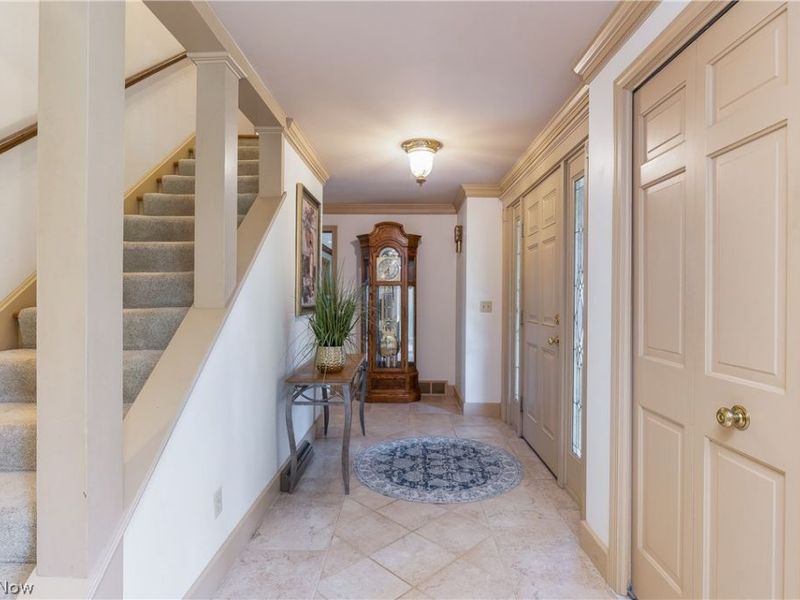 1424 Stonington Road NW, North Canton, OH 44720 Photo 4