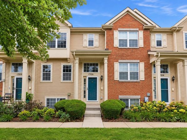 1306 Shamrock Lane , Pingree Grove, IL 60140