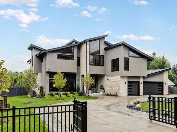 1341 Pfingsten Road, Northbrook, IL 60062
