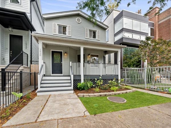 1930 W Wolfram Street, Chicago, IL 60657