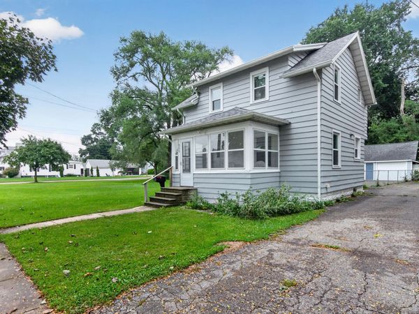 555 N Pleasant Street, Jackson, MI 49202