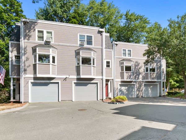 117 High St, Unit 12A, Ipswich, MA 01938