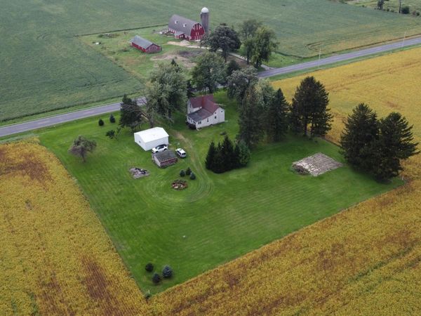 W6738 Stateline Rd Rd, Walworth, WI 53184