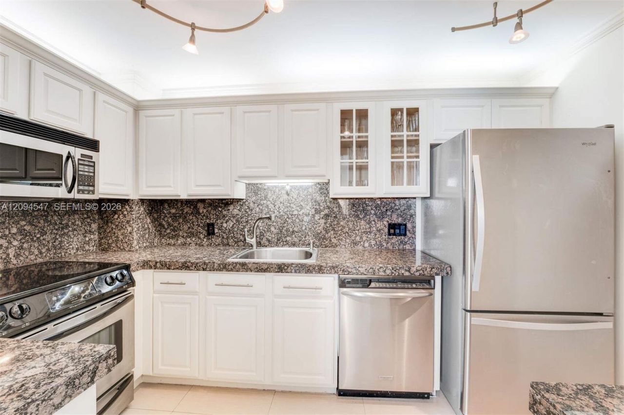 5 Island Ave , Unit 3C, Miami Beach, FL 33139 Photo