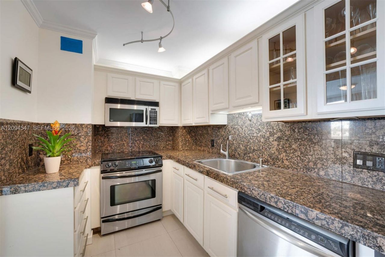 5 Island Ave , Unit 3C, Miami Beach, FL 33139 Photo