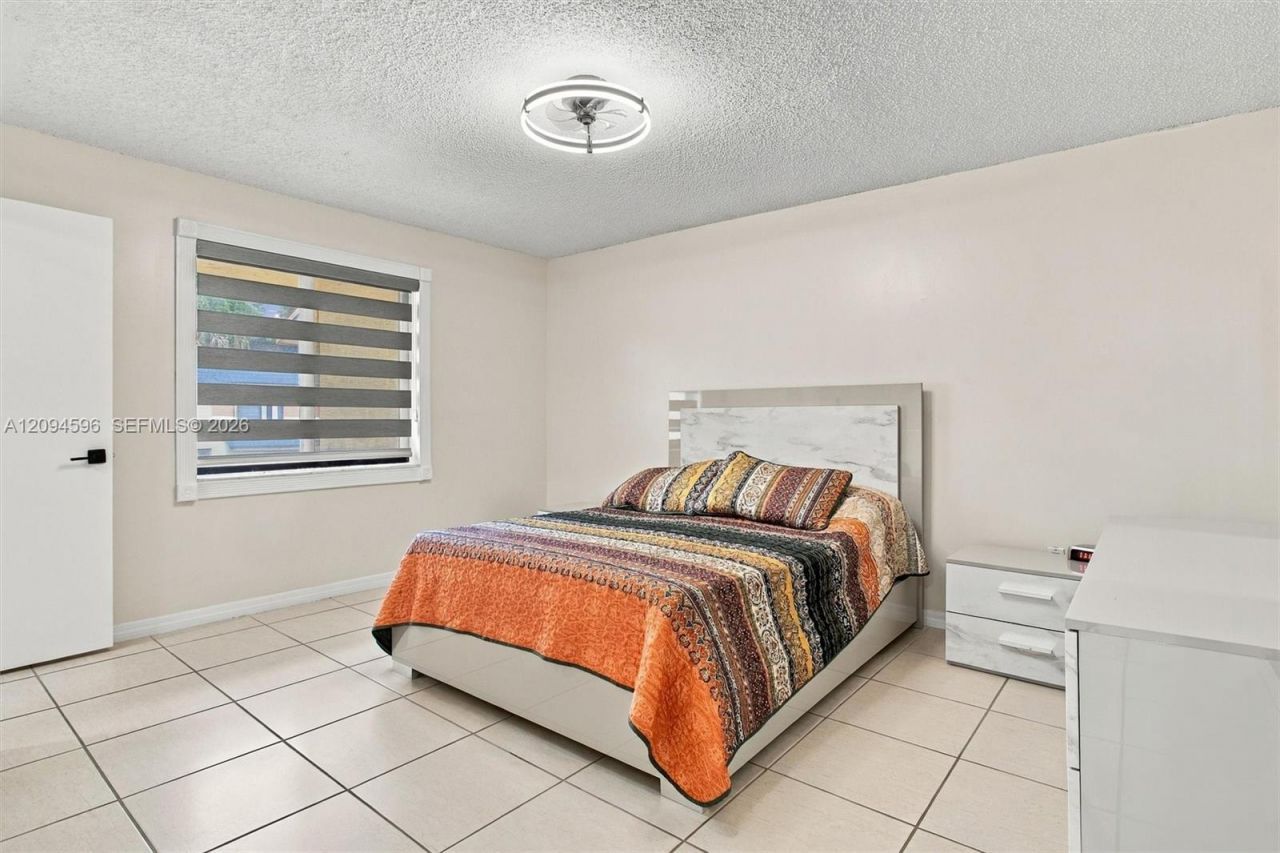 9670 Fontainebleau Blvd , Unit 19, Miami, FL 33172 Photo