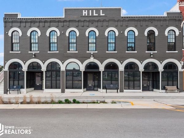 112 113 144 S Madison Street, Bloomfield, IA 52537