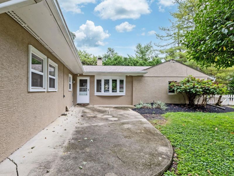 319 W South Street , Worthington, OH 43085 Photo 21