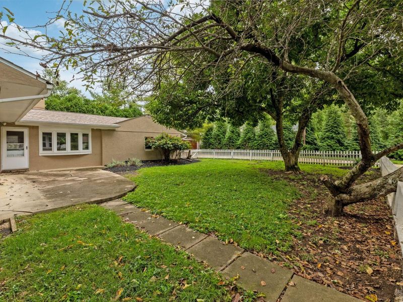 319 W South Street , Worthington, OH 43085 Photo 24