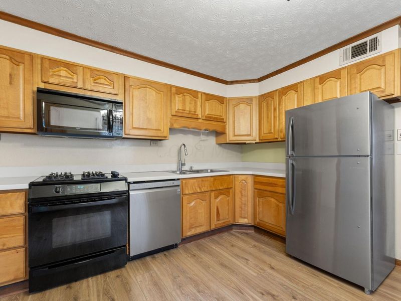 319 W South Street , Worthington, OH 43085 Photo 8