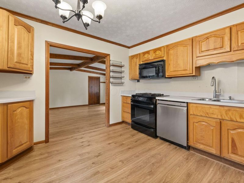319 W South Street , Worthington, OH 43085 Photo 9
