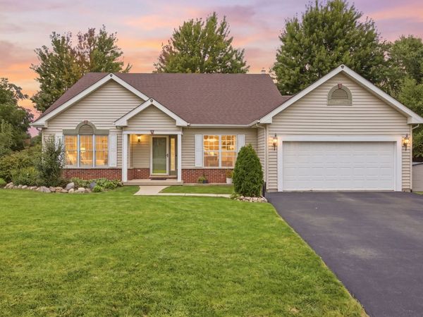 1266 Amber Court , Woodstock, IL 60098