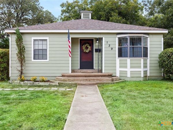 139 E 13th Avenue , Belton, TX 76513